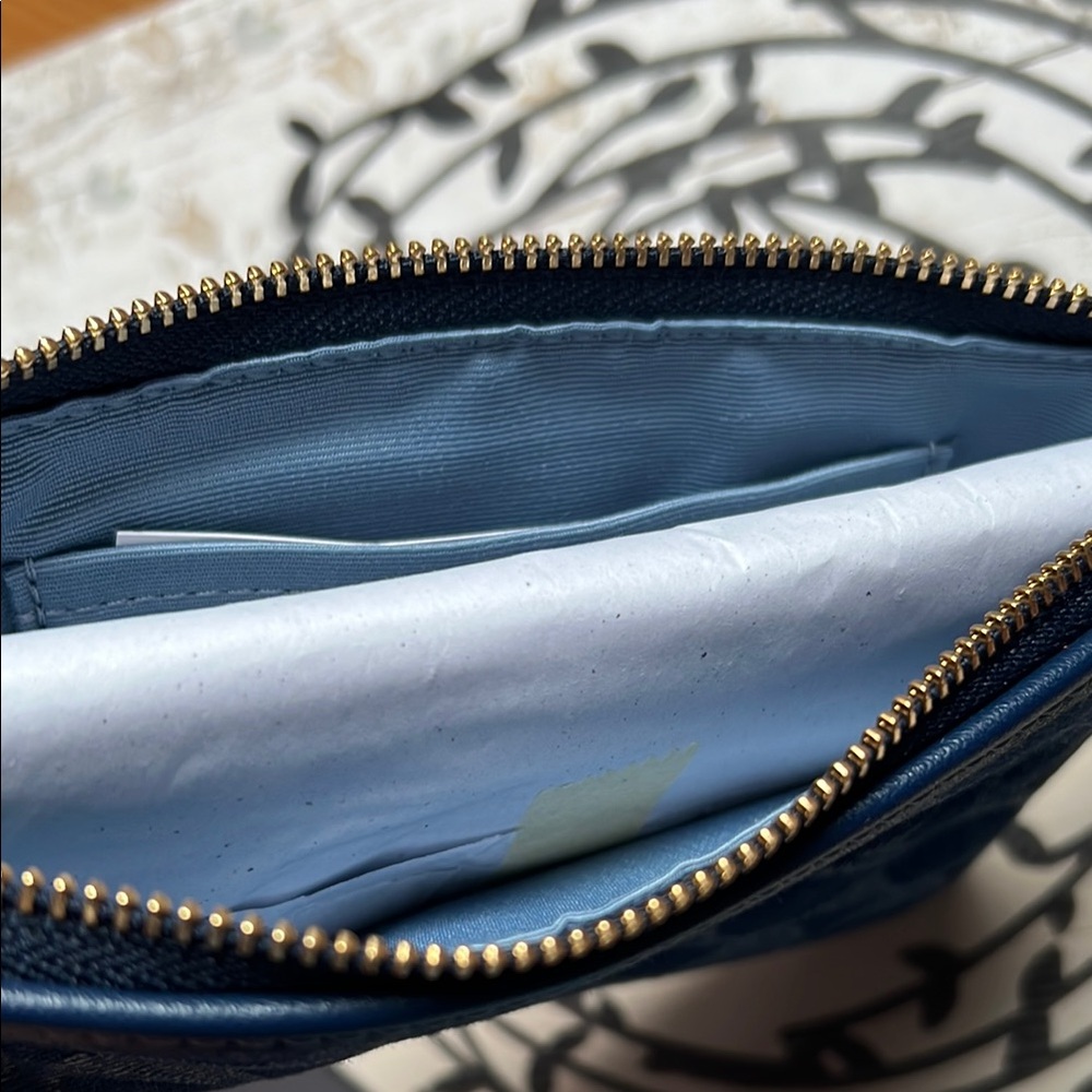 New Coach Blue Corner Zip Wristlet In Signature Denim 🍒 - Picture 3 of 7